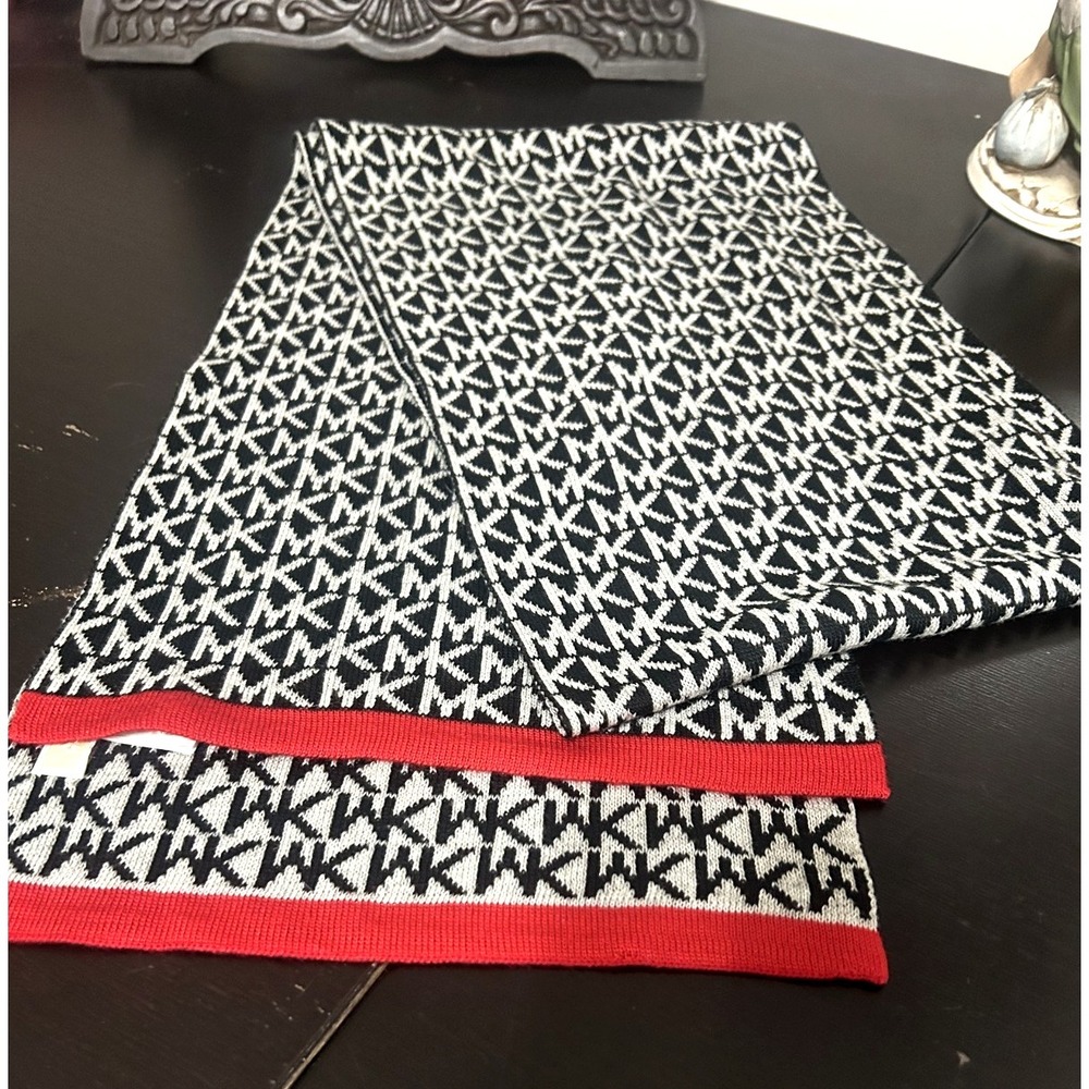 Michael Kors Womens Knit Scarf Derby Gray Logo Monogram Reversible Red EUC